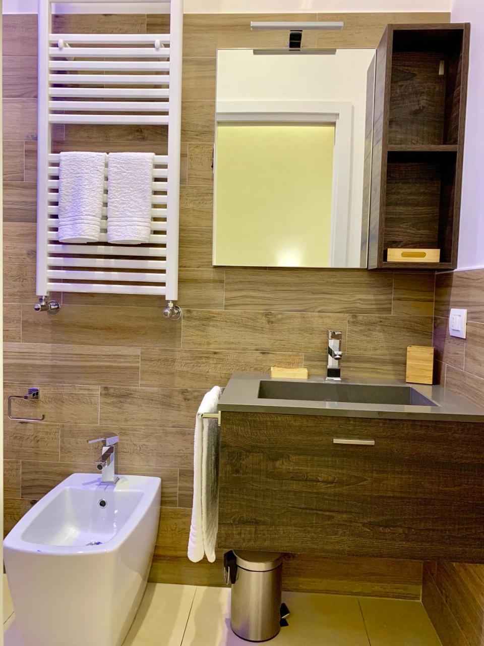 Napoli Squares Suites Exterior foto