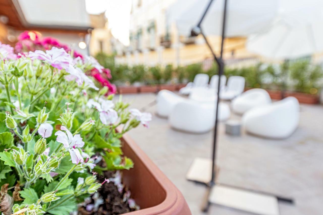 Napoli Squares Suites Exterior foto